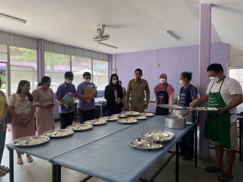 เทศบาลนครแม่สอดลงพื้นที่ตรวจเยี่ยมการดำเนินโครงการอาหารกลางวันโรงเรียนแม่สอด