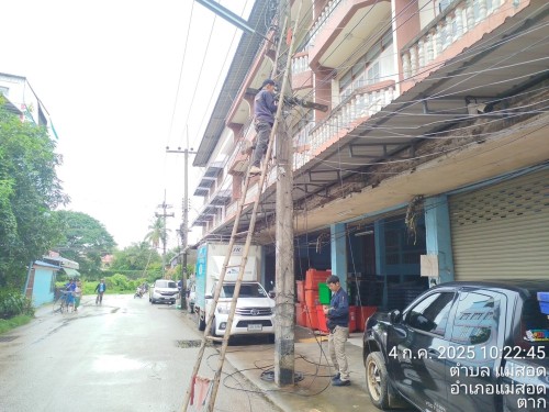 เจ้าหน้าที่กองยุทธศาสตร์และงบประมาณ ดำเนินการถามคำร้องจัดระเบียบสายเคเบิ้ลทีวี  เพื่อการศึกษาเทศบาลนครแม่สอด ชุมชนประชารักษ์และบัวคูณ