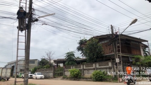 เจ้าหน้าที่กองยุทธศาสตร์และงบประมาณ ดำเนินการถามคำร้องจัดระเบียบสายเคเบิ้ลทีวี  เพื่อการศึกษาเทศบาลนครแม่สอด ชุมชนประชารักษ์และบัวคูณ