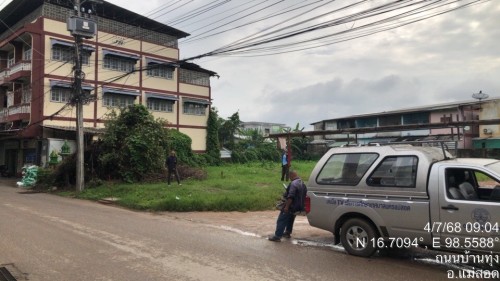 เจ้าหน้าที่กองยุทธศาสตร์และงบประมาณ ดำเนินการถามคำร้องจัดระเบียบสายเคเบิ้ลทีวี  เพื่อการศึกษาเทศบาลนครแม่สอด ชุมชนประชารักษ์และบัวคูณ
