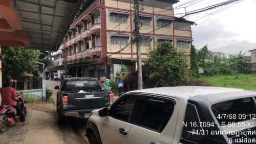 เจ้าหน้าที่กองยุทธศาสตร์และงบประมาณ ดำเนินการถามคำร้องจัดระเบียบสายเคเบิ้ลทีวี  เพื่อการศึกษาเทศบาลนครแม่สอด ชุมชนประชารักษ์และบัวคูณ