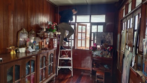 เจ้าหน้าที่กองยุทธศาสตร์และงบประมาณ ดำเนินการตามคำร้อง ขอซ่อมแซมเคเบิ้ลทีวี ชุมชนสองแควหนึ่ง