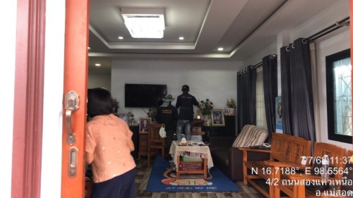 เจ้าหน้าที่กองยุทธศาสตร์และงบประมาณ ดำเนินการตามคำร้องขอซ่อมแซมเคเบิลทีวี ชุมชนสองแควหนึ่ง
