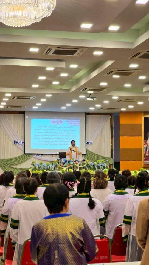เข้าร่วมพิธีมอบวุฒิบัตรโครงการส่งเสริมสุขภาพผู้สูงอายุ สร้างจิตสดใส ร่างกายแข็งแรง รุ่นที่ 3 และโครงการพัฒนาศักยภาพผู้สูงอายุเทศบาลนครแม่สอด ประจำปีงบประมาณ พ.ศ. 2568 