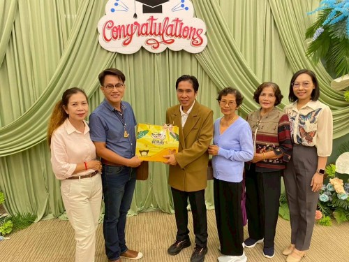 เข้าร่วมพิธีมอบวุฒิบัตรโครงการส่งเสริมสุขภาพผู้สูงอายุ สร้างจิตสดใส ร่างกายแข็งแรง รุ่นที่ 3 และโครงการพัฒนาศักยภาพผู้สูงอายุเทศบาลนครแม่สอด ประจำปีงบประมาณ พ.ศ. 2568 