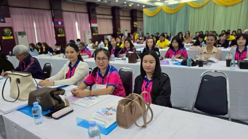 โครงการอบรมเชิงปฏิบัติการพนักงานครู และบุคลากรทางการศึกษา วันที่ 1