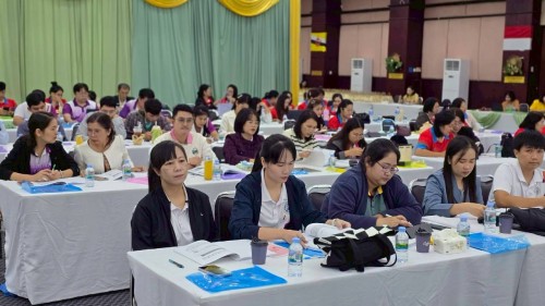 โครงการอบรมเชิงปฏิบัติการพนักงานครู และบุคลากรทางการศึกษา วันที่ 2