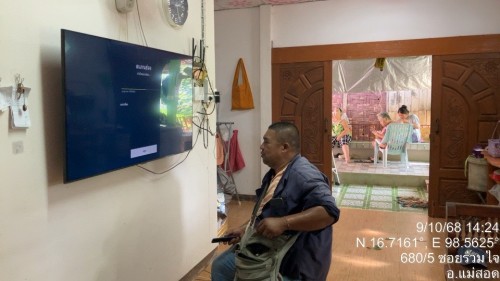 เจ้าหน้าที่กองยุทธศาสตร์และงบประมาณ ดำเนินการตามคำร้อง ขอซ่อมแซมเคเบิ้ลทีวี ชุมชนร่วมใจ