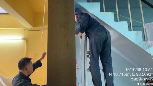 เจ้าหน้าที่กองยุทธศาสตร์และงบประมาณ ดำเนินการตามคำร้อง ขอซ่อมแซมเคเบิ้ลทีวี ชุมชนวัดหลวง