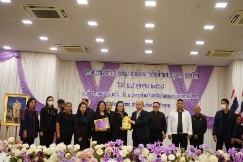 กองการศึกษา เทศบาลนครแม่สอด จัดโครงการส่งเสริมสนับสนุนศูนย์พัฒนาเด็กเล็กและอนุบาลปลอดโรค