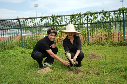 กองการศึกษาร่วมปลูกต้นไม้ เนื่องในโอกาสวันรักต้นไม้ประจำปีของชาติ