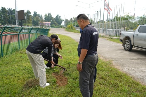 กองการศึกษาร่วมปลูกต้นไม้ เนื่องในโอกาสวันรักต้นไม้ประจำปีของชาติ