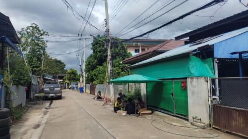 เจ้าหน้าที่กองยุทธศาสตร์และงบประมาณ ดำเนินการตามคำร้อง ขอซ่อมแซมเคเบิ้ลทีวี ชุมชนร่วมแรง