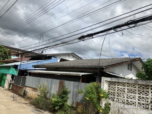 เจ้าหน้าที่กองยุทธศาสตร์และงบประมาณ ดำเนินการตามคำร้อง ขอซ่อมแซมเคเบิ้ลทีวี ชุมชนร่วมแรง