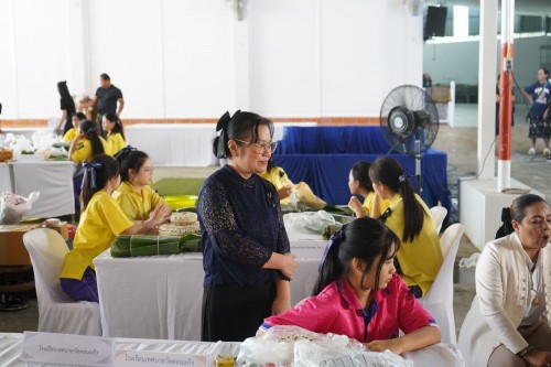 เทศบาลนครแม่สอดจัดกิจกรรมวันลอยกระทง ประจำปี 2568