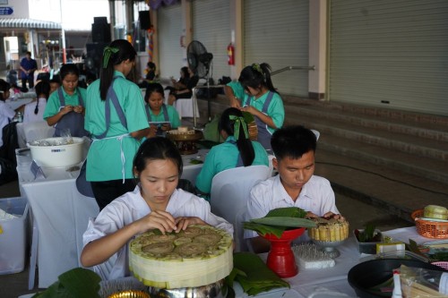 เทศบาลนครแม่สอดจัดกิจกรรมวันลอยกระทง ประจำปี 2568