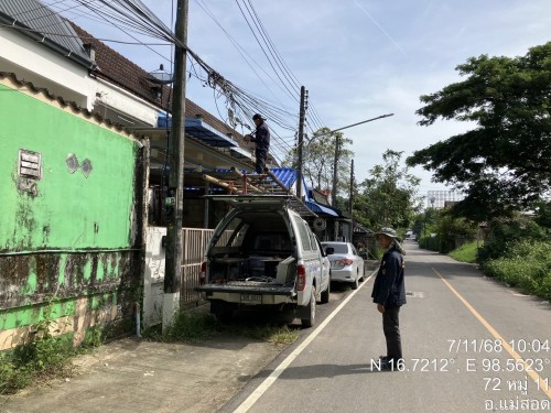 เจ้าหน้าที่กองยุทธศาสตร์และงบประมาณ ดำเนินการตามคำร้องขอซ่อมแซมเคเบิ้ลทีวี ชุมชนตาลเดี่ยว