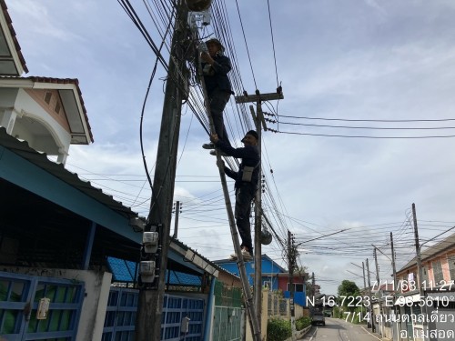 เจ้าหน้าที่กองยุทธศาสตร์และงบประมาณ ดำเนินการตามคำร้องขอซ่อมแซมเคเบิ้ลทีวี ชุมชนตาลเดี่ยว