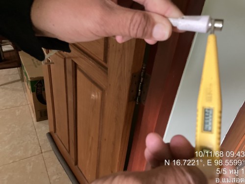 เจ้าหน้าที่กองยุทธศาสตร์และงบประมาณ ดำเนินการตามคำร้องขอซ่อมแซมเคเบิ้ลทีวี ชุมชนตาลเดี่ยว