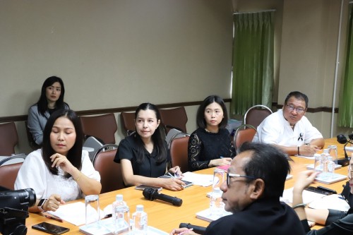 กองยุทธศาสตร์และงบประมาณ จัดการประชุมชี้แจงแนวทางการเข้าเฝ้าถวายบังคมกราบพระบรมศพ สมเด็จพระนางเจ้าสิริกิติ์ พระบรมราชินีนาถ พระบรมราชชนนีพันปีหลวง