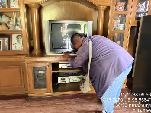 เจ้าหน้าที่กองยุทธศาสตร์และงบประมาณ ดำเนินการตามคำร้องขอซ่อมแซมเคเบิ้ลทีวี ชุมชนประชารักษ์ และชุมชนร่วมแรง