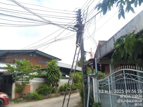 เจ้าหน้าที่กองยุทธศาสตร์และงบประมาณ ดำเนินการตามคำร้องขอซ่อมแซมเคเบิ้ลทีวี ชุมชนสองแคว1