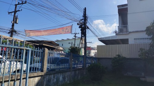 เจ้าหน้าที่กองยุทธศาสตร์และงบประมาณ ดำเนินการตามคำร้องขอซ่อมแซมเคเบิ้ลทีวี ชุมชนดอนไชย