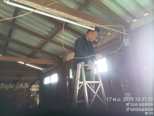 เจ้าหน้าที่กองยุทธศาสตร์และงบประมาณ ดำเนินการตามคำร้องขอซ่อมแซมเคเบิ้ลทีวี ชุมชนร่วมใจ