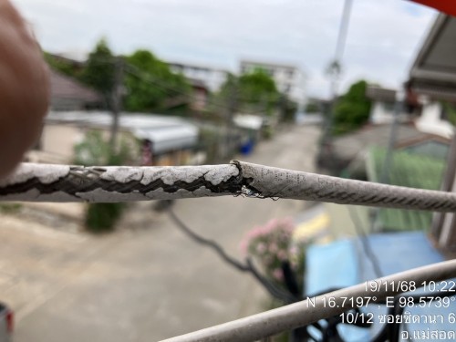 เจ้าหน้าที่กองยุทธศาสตร์และงบประมาณ ดำเนินการตามคำร้องขอซ่อมแซมเคเบิ้ลทีวี ชุมชนจ๊อกจอ