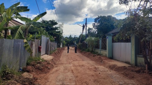 เจ้าหน้าที่กองยุทธศาสตร์และงบประมาณ ดำเนินการตามคำร้องขอซ่อมแซมเคเบิ้ลทีวี ชุมชนสองแควสอง