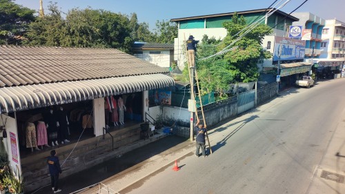 เจ้าหน้าที่กองยุทธศาสตร์และงบประมาณ ดำเนินการตามคำร้องขอติดตั้งเคเบิ้ลทีวี ชุมชนชุมพลพัฒนา
