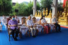 กิจกรรมบุญตักบตร และประพรมน้ำมนต์ ข้าวดอกไม้ เสริมสร้างสิริมงคลและขวัญกำลังใจให้แก่พุทธศาสนิกชนชาวอำเภอแม่สอด