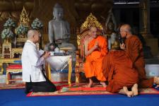 กิจกรรมบุญตักบตร และประพรมน้ำมนต์ ข้าวดอกไม้ เสริมสร้างสิริมงคลและขวัญกำลังใจให้แก่พุทธศาสนิกชนชาวอำเภอแม่สอด