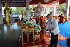 กิจกรรมบุญตักบตร และประพรมน้ำมนต์ ข้าวดอกไม้ เสริมสร้างสิริมงคลและขวัญกำลังใจให้แก่พุทธศาสนิกชนชาวอำเภอแม่สอด