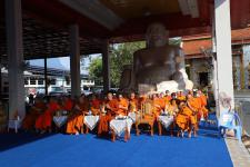 กิจกรรมบุญตักบตร และประพรมน้ำมนต์ ข้าวดอกไม้ เสริมสร้างสิริมงคลและขวัญกำลังใจให้แก่พุทธศาสนิกชนชาวอำเภอแม่สอด