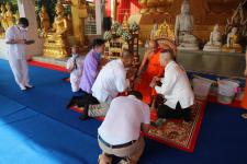 กิจกรรมบุญตักบตร และประพรมน้ำมนต์ ข้าวดอกไม้ เสริมสร้างสิริมงคลและขวัญกำลังใจให้แก่พุทธศาสนิกชนชาวอำเภอแม่สอด
