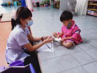 คลินิกชุมชนอบอุ่น ออกให้บริการตรวจสุขภาพเด็กปฐมวัยในศูนย์พัฒนาเด็กเล็กสังกัดเทศบาลนครแม่สอด 