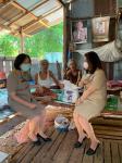 คุณกัญจน์ณัฏฐ์ หริรักษ์ ผู้อำนวยการกองสวัสดิการสังคม รักษาราชการแทนปลัดเทศบาลนครแม่สอด พร้อมด้วยเจ้าหน้าที่กองสวัสดิการสังคม ลงพื้นที่ชุมชนสองแคว1 เพื่อให้การเยี่ยมเยือนผู้สูงอายุและครอบครัวที่อยู่ในภาวะที่ต้องได้รับการดูระยะยาว