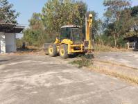 ปรับพื้นที่พร้อมตัดกิ่งไม้บริเวณสุสานดอนแก้ว