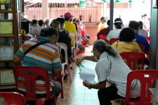 คลินิกชุมชนอบอุ่นเทศบาลนครแม่สอด ออกหน่วยฉีดวัคซีนป้องกันโควิด-19 ณ ที่ทำการชุมชนประชารักษ์