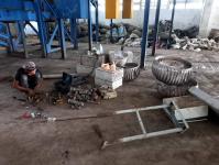 ผู้ชนะการประมูลครุภัณฑ์จำหน่าย ได้เข้าทำการรื้อถอนครุภัณฑ์ที่ประมูลได้จากเทศบาลนครแม่สอด ณ สถานีโรงกลั่นน้ำมัน มหาวิทยาลัยสุรนารี