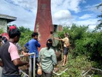 ผู้ชนะการประมูลครุภัณฑ์จำหน่าย ได้เข้าทำการรื้อถอนครุภัณฑ์ที่ประมูลได้จากเทศบาลนครแม่สอด ณ สถานีโรงกลั่นน้ำมัน มหาวิทยาลัยสุรนารี