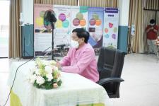 เทศบาลนครแม่สอดจัดการอบรมสาธิตการใช้งานชุดตรวจ Antigen test kit (ATK) ให้แก่ครูและบุคลากรทางการศึกษา 