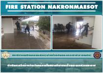 ดับเพลิงนครแม่สอด ดำเนินการฉีดล้างทำความสะอาดอัฒจันทร์ภายในสนามกีฬาสมเด็จพระนเรศวรมหาราช