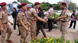 เทศบาลนครแม่สอด ดำเนินโครงการปลุกดอกดาวเรือง ถวายเป็นพระราชกุศล