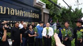 เทศบาลนครแม่สอด ดำเนินโครงการปลุกดอกดาวเรือง ถวายเป็นพระราชกุศล