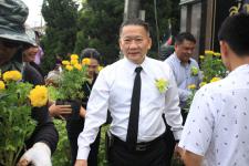 เทศบาลนครแม่สอด ดำเนินโครงการปลุกดอกดาวเรือง ถวายเป็นพระราชกุศล