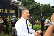 เทศบาลนครแม่สอด ดำเนินโครงการปลุกดอกดาวเรือง ถวายเป็นพระราชกุศล