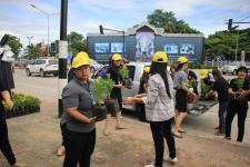 เทศบาลนครแม่สอด ดำเนินโครงการปลุกดอกดาวเรือง ถวายเป็นพระราชกุศล