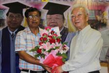 แม่สอดมูลนิธิสามัคคีการกุศล ศาลเจ้าจีนจัดงานเลี้ยงฉลอง ดร.เทอดเกียรติ ชินสรนันท์ นายกเทศมนตรีนครแม่สอดและนายอำนาจ ยุวพันธ์ ที่ปรึกษานายกเทศมนตรีนครแม่สอด